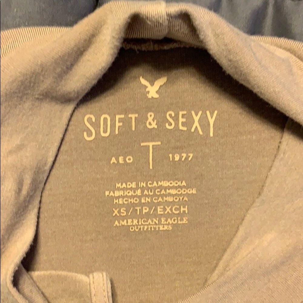 AE keyhole top Very soft material..